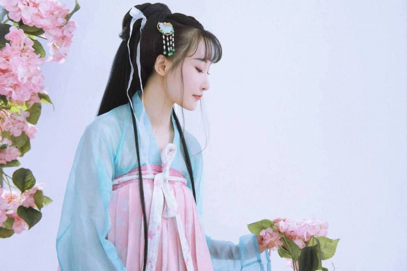 验证汉服小姐姐